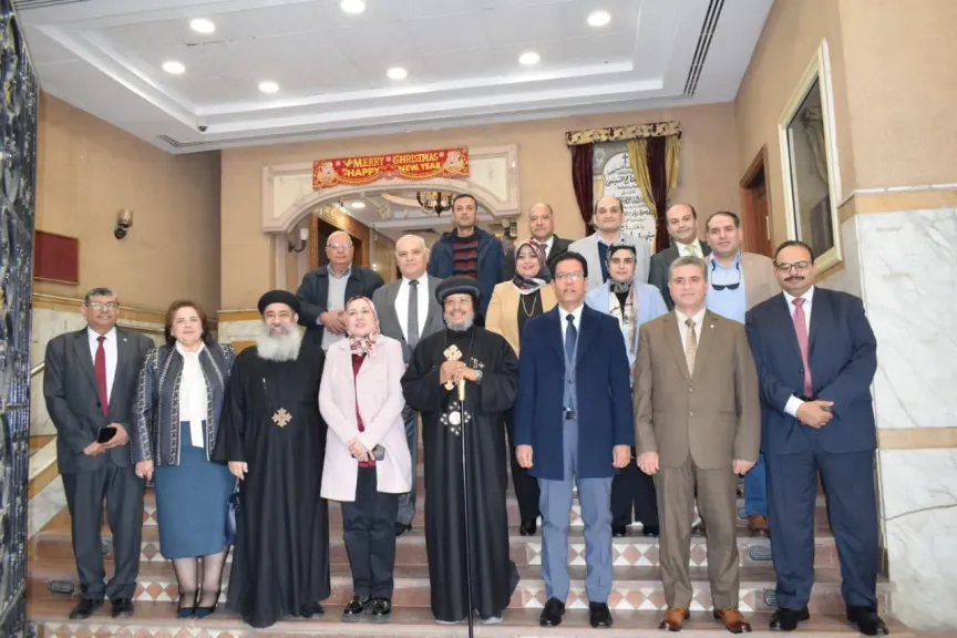 رئيس جامعة بنها يشارك الأخوة المسيحيين احتفالات عيد الميلاد المجيد بالقليوبية
