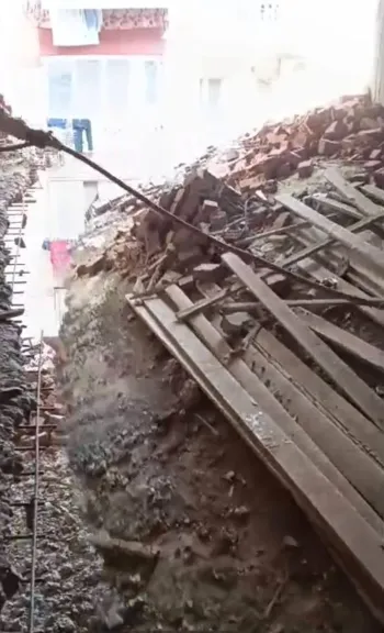 ضربات متتالية لمخالفات البناء.. إزالة 5 حالات بحي الهرم بقيادة طه عبد الخالق