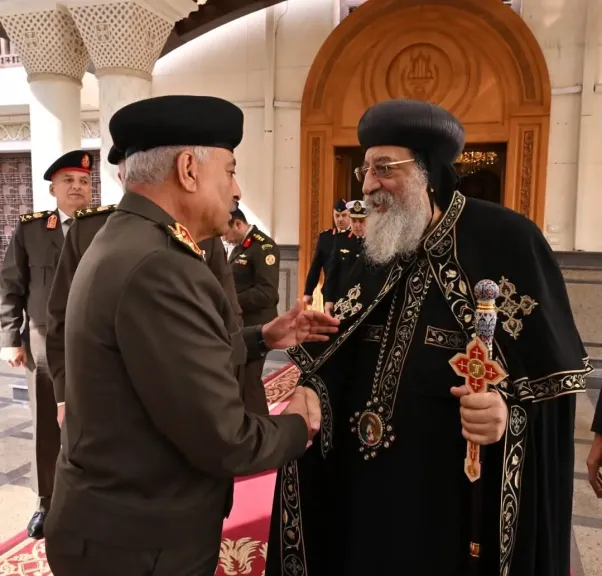 بمناسبة عيد الميلاد المجيد البابا تواضروس يستقبل وزير الدفاع ويؤكد::قواتنا المسلحة صاحبة تاريخ عريق