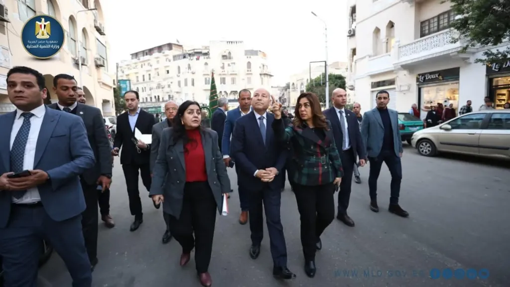 وزيرة التنمية المحلية ومحافظ القاهرة يتفقدان أعمال تطوير شارع إبراهيم بالكوربة