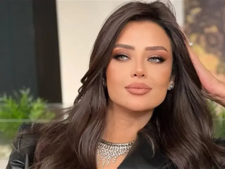 رضوى الشربيني تعلق على ما حدث مع لقاء الخميسي