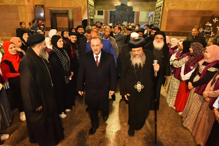 خلال زيارته الكنائس والأديرة للتهنئة بعيد الميلاد المجيد محافظ أسيوط: تماسك الشعب المصري يمثل قوة الوطن ووحدة نسيجه الوطني