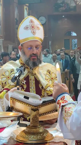 قداس عيد الميلاد المجيد يشهد إقبالًا كثيفًا بكنيسة الأنبا بيشوي ببورسعيد