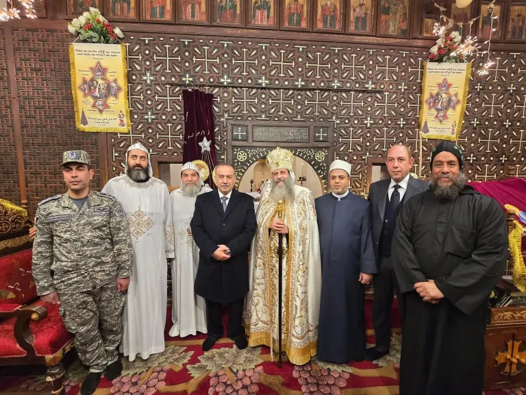محافظ أسيوط يزور دير السيدة العذراء المحرق للتهنئة بعيد الميلاد المجيد