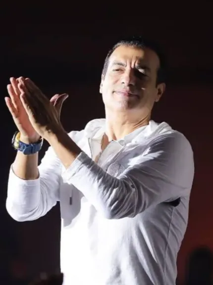 في عيد ميلاده إيهاب توفيق.. صوت التسعينيات الذي ما زال حاضرًا