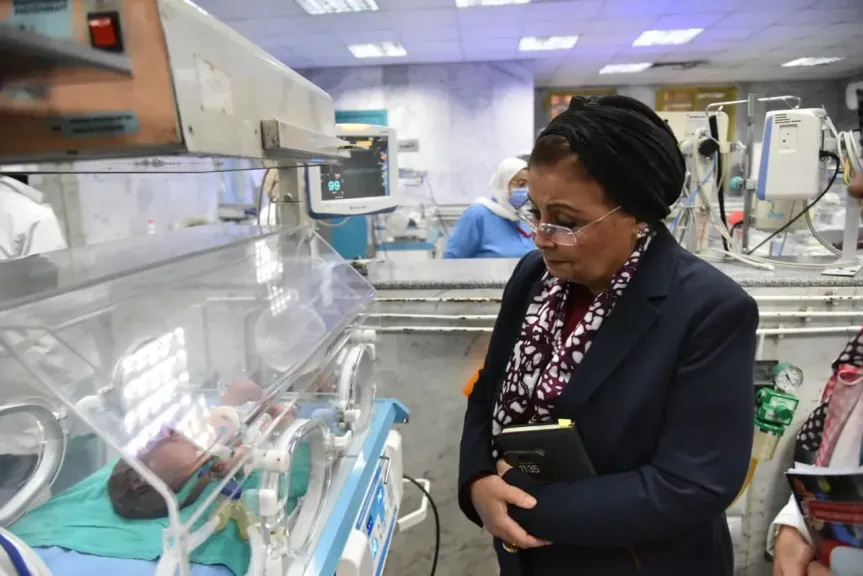 سحب احترازي لحليب أطفال يعيد الجدل.. «الصحة» تحسم: الرضاعة الطبيعية خط الدفاع الأول لحماية الرضع