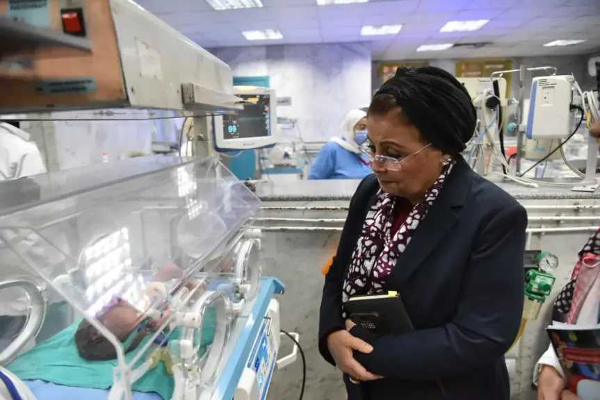 سحب احترازي لحليب أطفال يعيد الجدل.. «الصحة» تحسم: الرضاعة الطبيعية خط الدفاع الأول لحماية الرضع