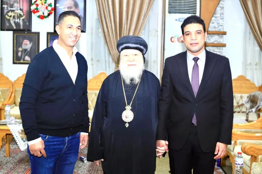 نائب محافظ سوهاج من مطرانية الأرثوذكس: وحدة المصريين طريق التنمية والاستقرار