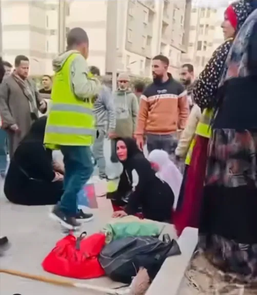 مصرع عاملين نظافة دهسًا بسيارة يقودها مراهق بأكتوبر الجديدة