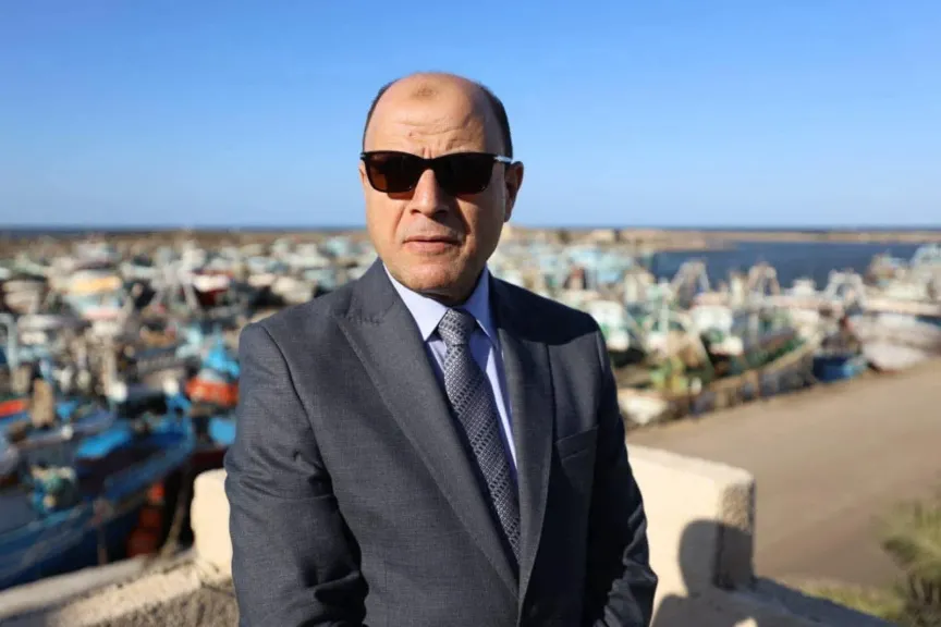 محافظ كفرالشيخ: يعلن توقف حركة الملاحة والصيد بميناء البرلس وسواحل المحافظة الشمالية لسوء الأحوال الجوية