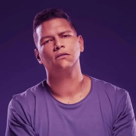 بعد رحيل والده بأسبوعين” أحمد عبد الحميد يعلن وفاة نجلته ..ويعبر عن حزنه برسالة مؤثرة