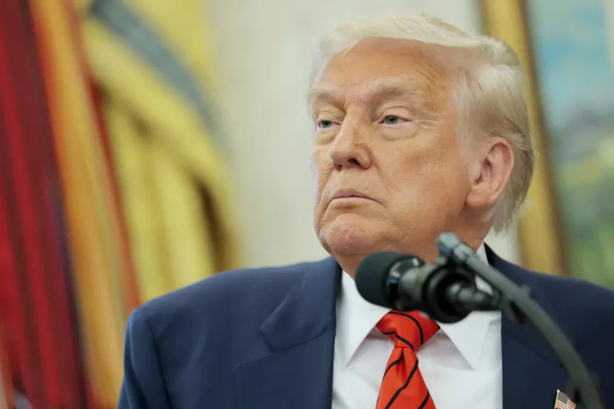 على وقع المظاهرات.. ترامب يلوّح بضربة قاسية ضد طهران