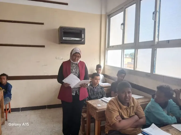 تعليم البحر الأحمر: مدير المديرية تتفقد لجان الامتحانات بمدن حلايب وشلاتين