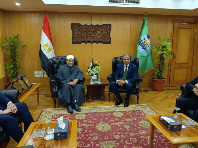 محافظ الفيوم يستقبل رئيس جامعة الأزهر لبحث آفاق التعاون المشترك