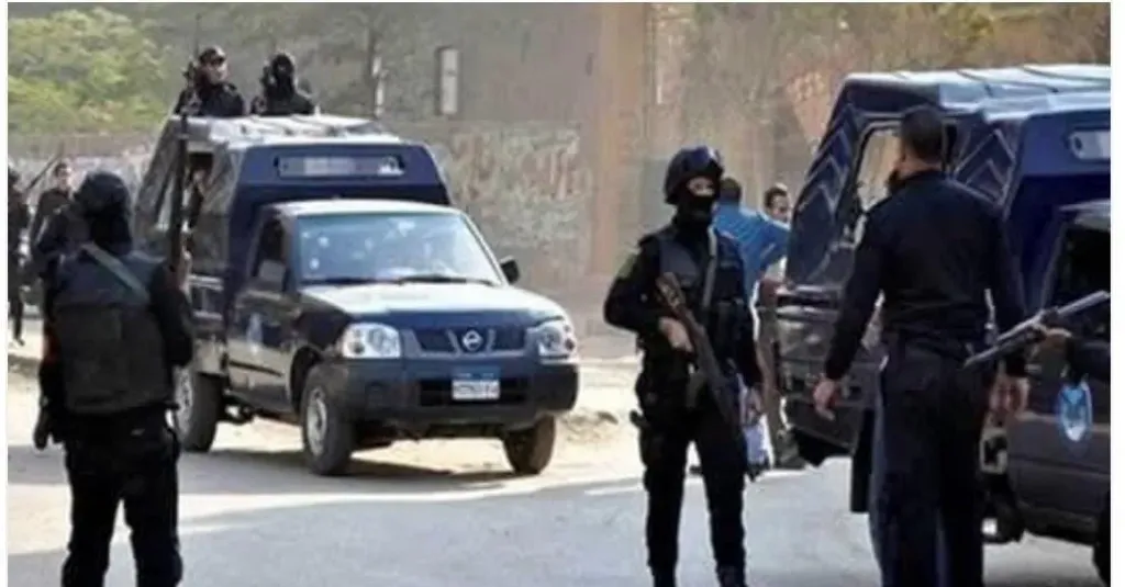 ضبط تاجري مخدرات بحوزتهما 16 فرش حشيش وكيلو بانجو في كمين أمني بنجع حمادي