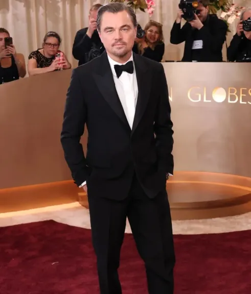 الأناقة على أصولها: بدلات كلاسيكية تخطف الأنظار في الجولدن جلوب.. ليوناردو دي كابريو في الصدارة