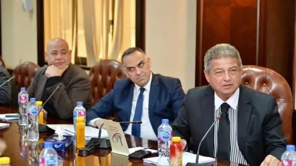 خالد عبدالعزيز يناقش مع لجنة الصياغة التقرير النهائي لتطوير الإعلام