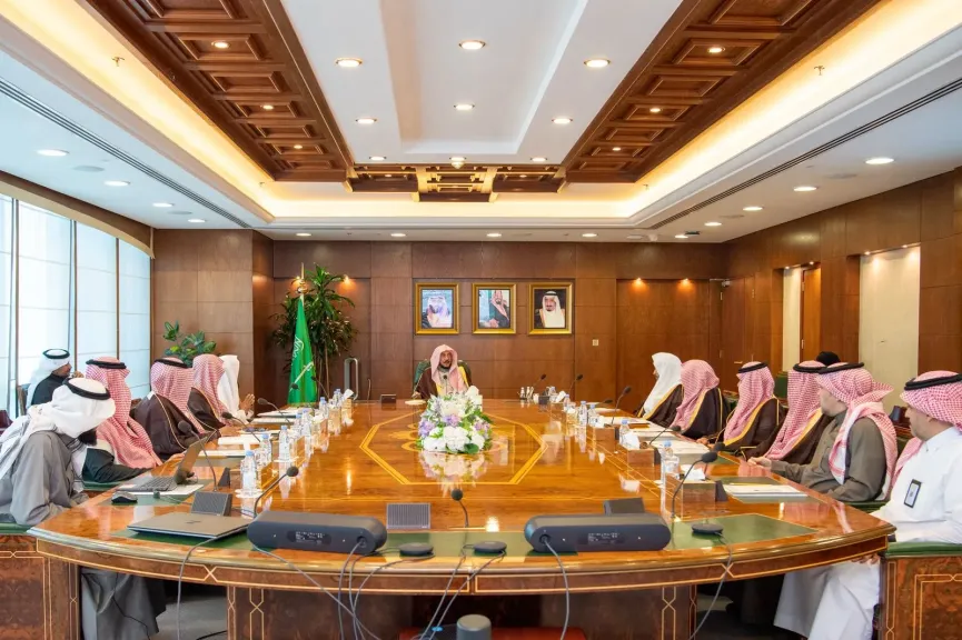 آل الشيخ يدشّن المرحلة الثانية من برنامج توعية المعتمرين لموسم 1447هـ