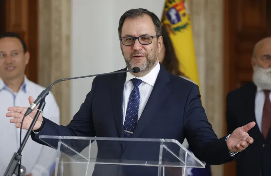 وزير الخارجية الفنزويلي يعلن الارتقاء بمستوى العلاقات مع إيطاليا