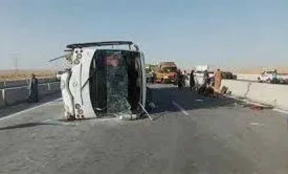 الدائري الأوسطى ينزف.. إنقلاب أتوبيس يسفر عن قتيل و23 مصابًا بالعبور