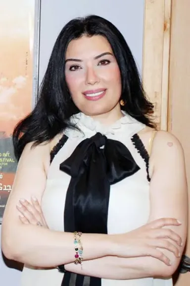 ربنا يشفيها ويخليها لبناتها وجمهورها.. عبير صبري توجه رسالة دعم لشيرين عبد الوهاب عقب أزمتها الأخيرة