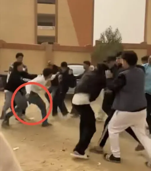 خناقة بسلاح أبيض أمام مدرسة تجريبي.. ومطالب للوزارة بالتدخل