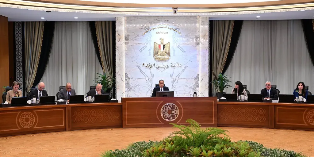 مدبولي يتابع تقدم مشروع الهيدروجين الأخضر 100 ميجاوات بالعين السخنة.. بدء التصدير لأوروبا