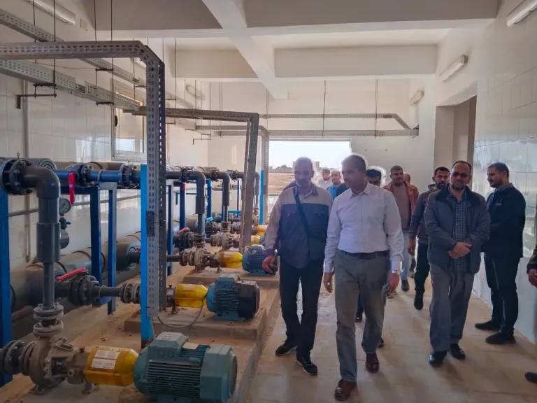 رئيس مياه البحر الأحمر يواصل متابعته الميدانية ويتفقد مواقع الشركة بالشلاتين ويلتقي رئيس المدينة
