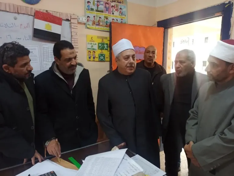 رئيس قطاع المعاهد الأزهرية يتفقد كنترول الشهادة الإعدادية بمنطقة القاهرة