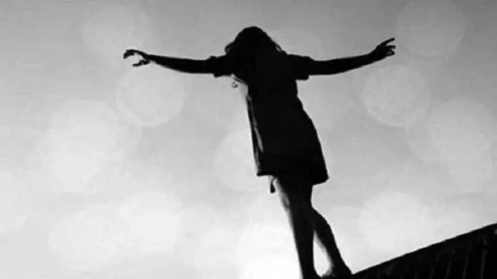 ”بسبب ضغوط المذاكرة”.. مأساة انتحار طالبة إعدادي سقطت من الطابق الثالث بالتبين