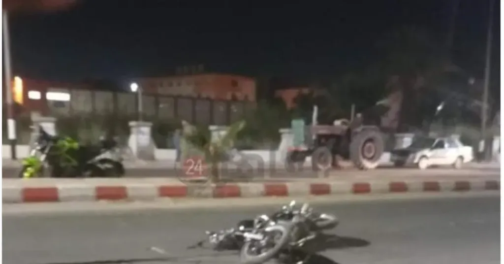 إصابة صديقين إثر حادث تصادم موتوسيكل مع سيارة في قنا