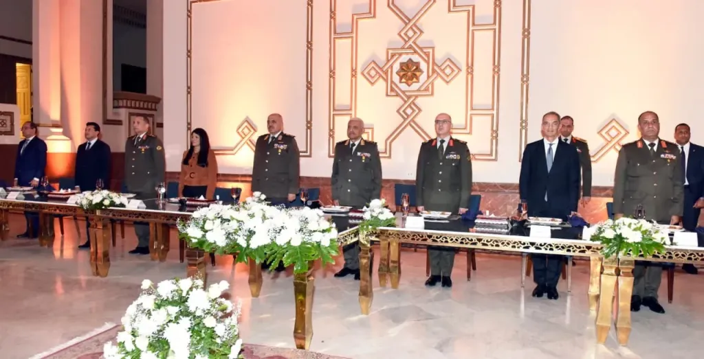 وزير الدفاع  يشهد حفل تخرج دورة التمثيل الدبلوماسي العسكري المصري بالخارج