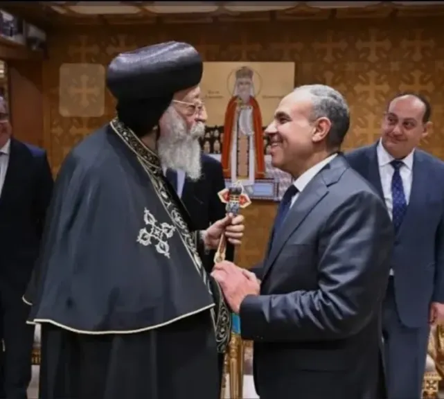 وزير الخارجية يطمئن هاتفياً علي صحة البابا تواضروس الثاني