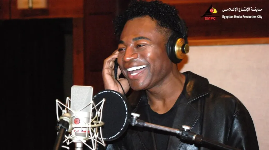 الفنان العالمي Odain Watson يزور مدينة الإنتاج الإعلامي