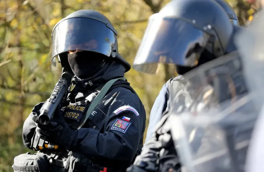 مقتل شخص وإصابة 4 في إطلاق نار عند مجلس محلي في التشيك