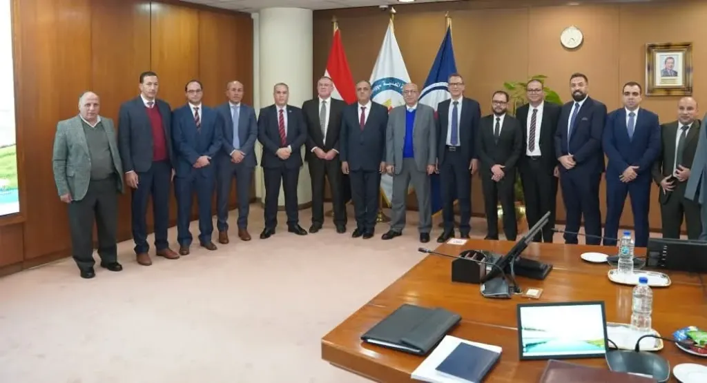 الرئيس التنفيذي للهيئة المصرية للبترول يشهد اعتماد الموازنة الاستثمارية لشركات جمسة - زعفرانة والأمل -غرب البرلس للبترول