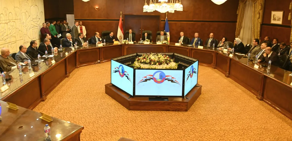محافظ البحيرة:  تنسيق مستمر مع أعضاء ”النواب والشيوخ” لدعم خطة التنمية وتلبية احتياجات المواطنين