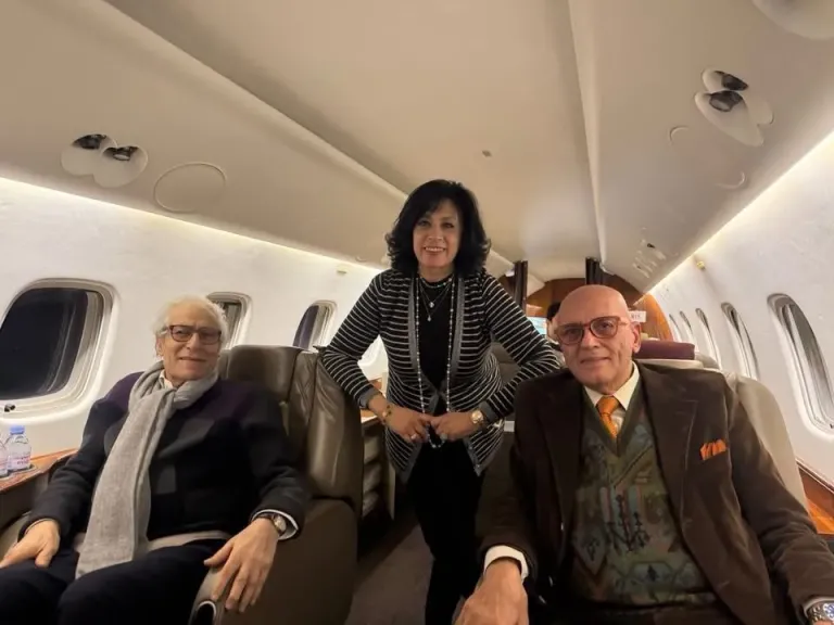 لفتة إنسانية من ”تركي آل الشيخ” لفاروق حسني وطائرة خاصة تقديراً له بحفل ”Joy Awards”