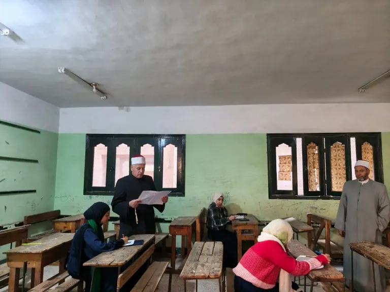 رئيس منطقة القليوبية الأزهرية يتفقد اللجان ويؤكد: لا معوقات وسير الإمتحانات منتظم