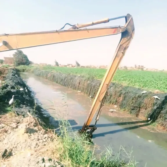 حملة كبرى لري الفيوم لرفع المخلفات وتطهير الترع لتأمين وصول المياه إلى 13 ألف فدان