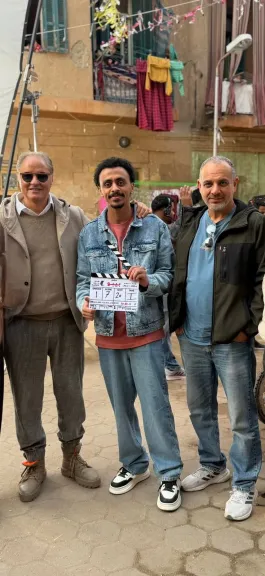 مع الأساتذة الكبار.. كزبرة ينشر صورة تجمعه بصناع” بيبو”  من داخل الكواليس