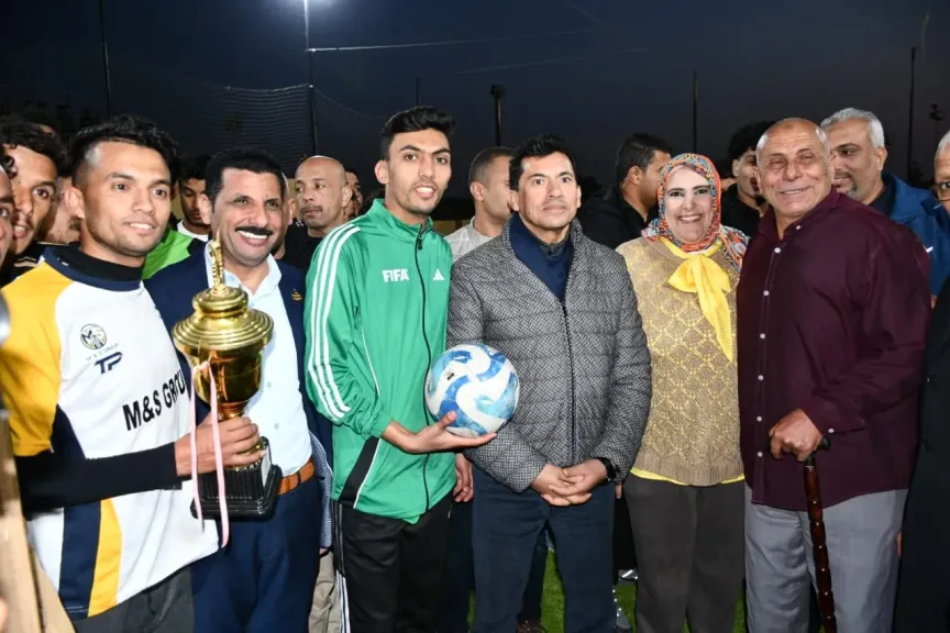 اشرف صبحي مع الفائزين