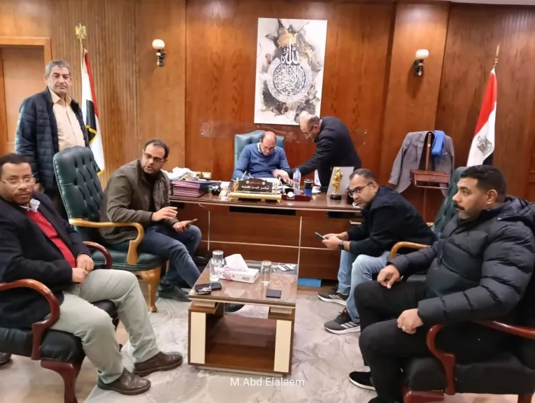 خدمات أسرع وإنترنت أقوى.. رئيس جهاز العبور يبحث دعم شبكات الإتصالات