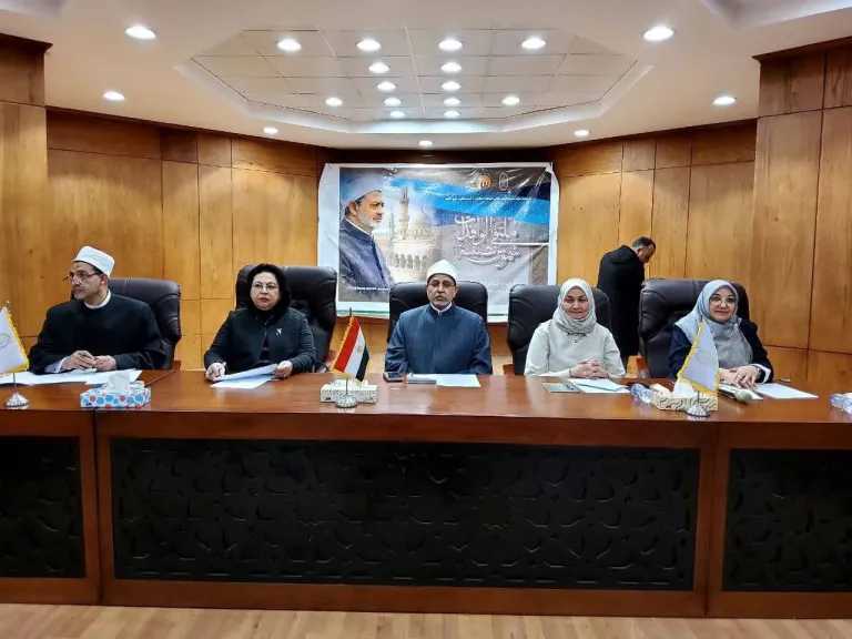 رئيس جامعة الأزهر يشارك في افتتاح ملتقى وافدات الأزهر «شموس مضيئة»