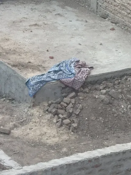 صاحبه نقل جثمان والده إليه.. الأمن يكشف غموض بناء مدفن داخل منزل في قنا