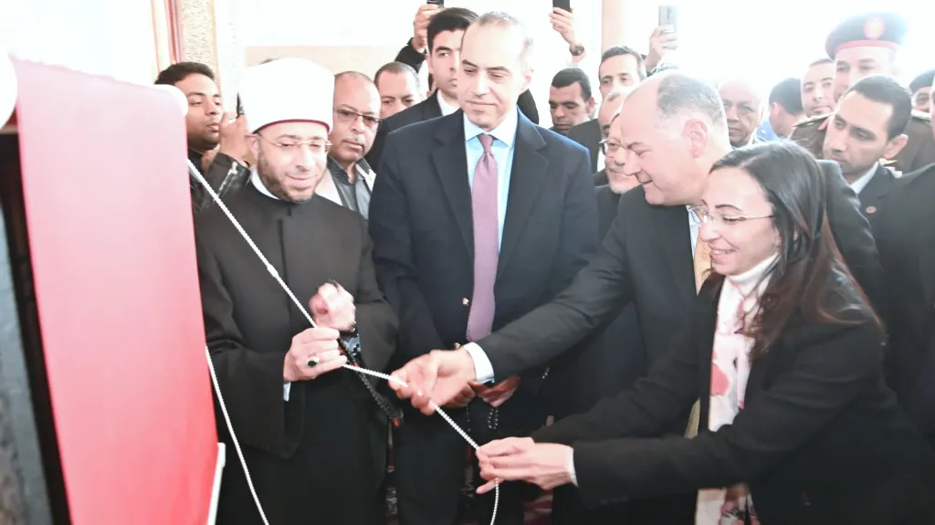 وزيرا الأوقاف والمجالس النيابية ومحافظ البحيرة يفتتحون مسجد ”أم صابر”  بمركز بدر