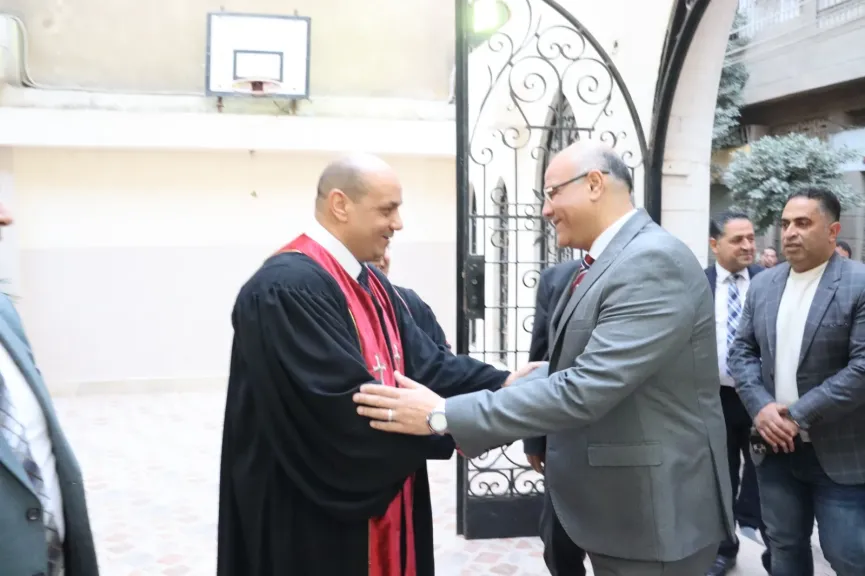 محافظ القليوبية يشهد تنصيب القس رفيق دويب راعياً للكنيسة الإنجيلية ببنها