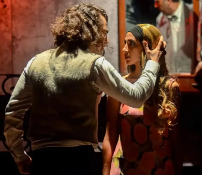 «لسه فاكر».. مسرح نهاد صليحة يعيد للحب مكانته وسط أجواء ساحرة