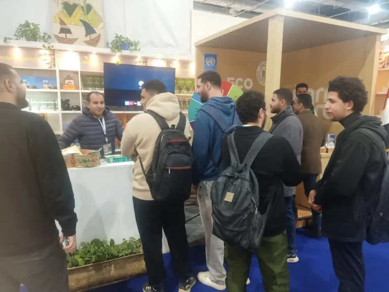 أنشطة ممتعة وهدايا وجوائز بيئية.. جناح وزارة البيئة بمعرض الكتاب يبهج الزوار