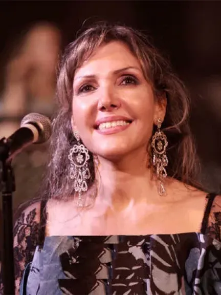 نادية مصطفى تحيى  عيد الحب بدار الأوبرا سيد درويش”بالاسكندرية